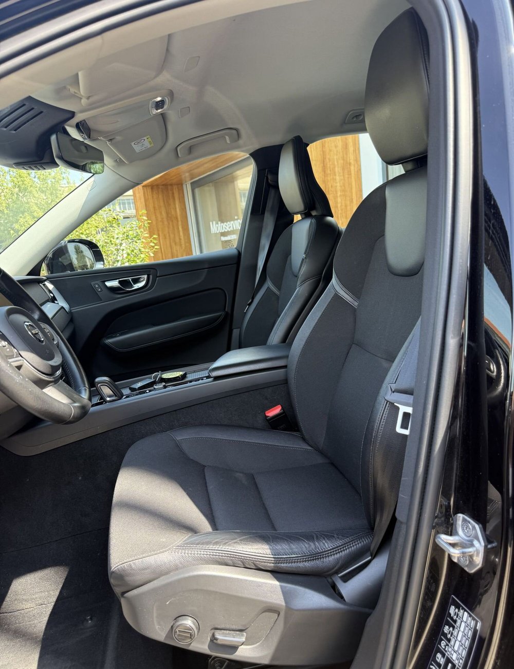 Volvo XC60 usata a Parma (5)