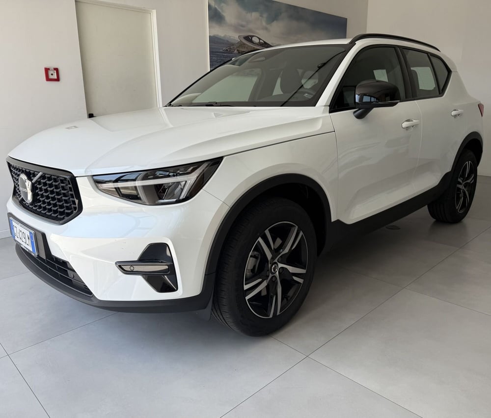 Volvo XC40 nuova a Parma