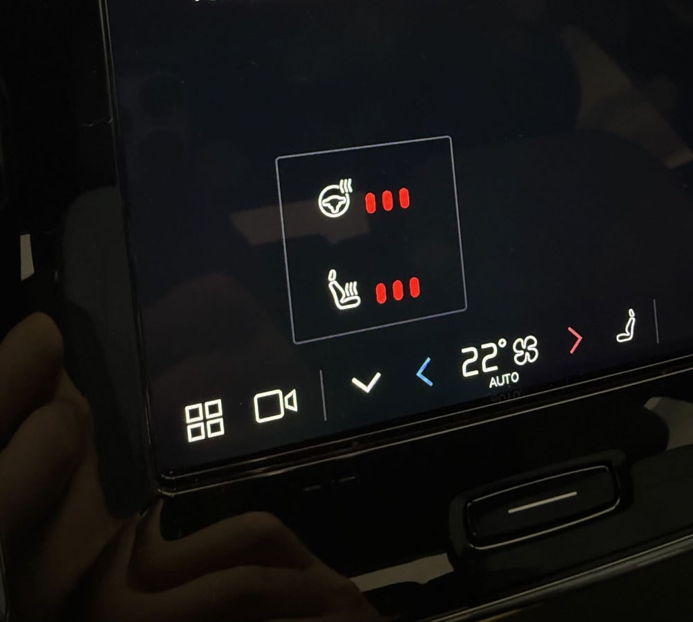 Volvo XC40 nuova a Parma (11)