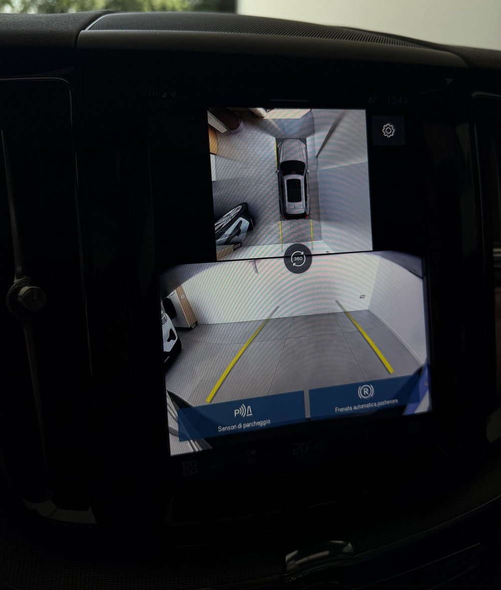 Volvo XC60 usata a Parma (10)