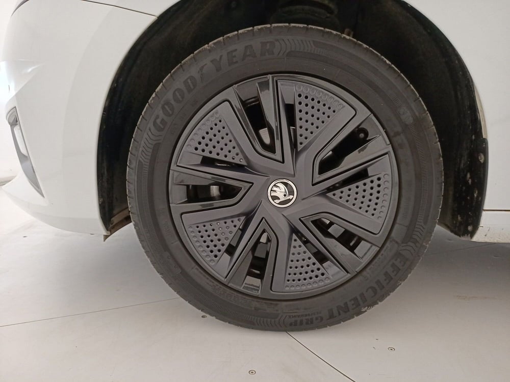 Skoda Fabia usata a Bari (14)