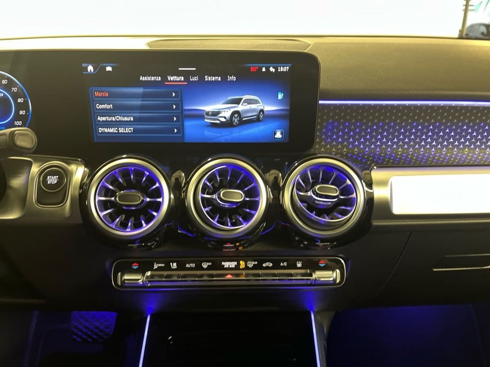 Mercedes-Benz EQB usata a Milano (12)