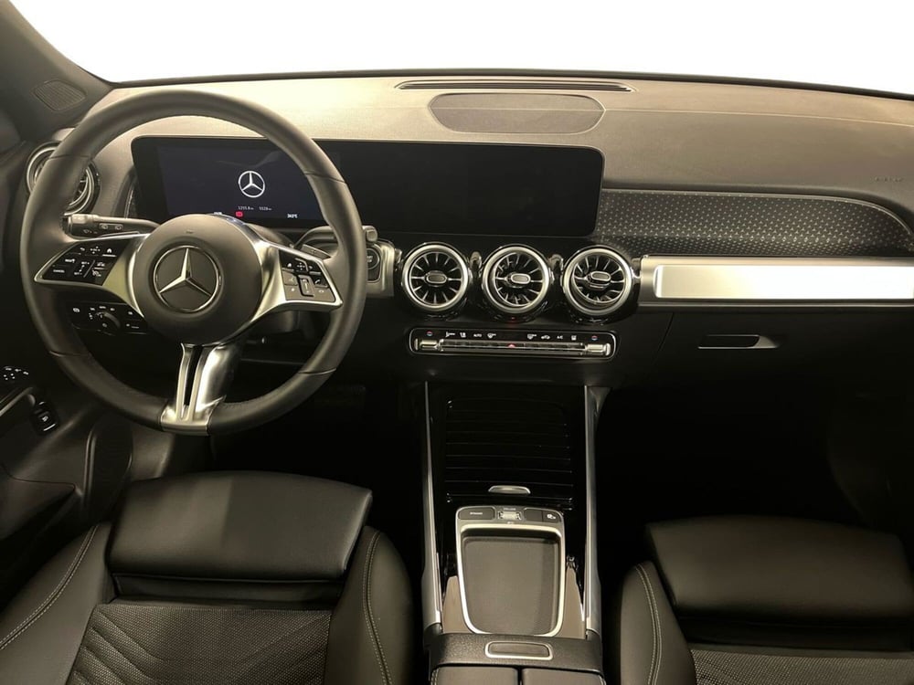 Mercedes-Benz EQB usata a Milano (9)