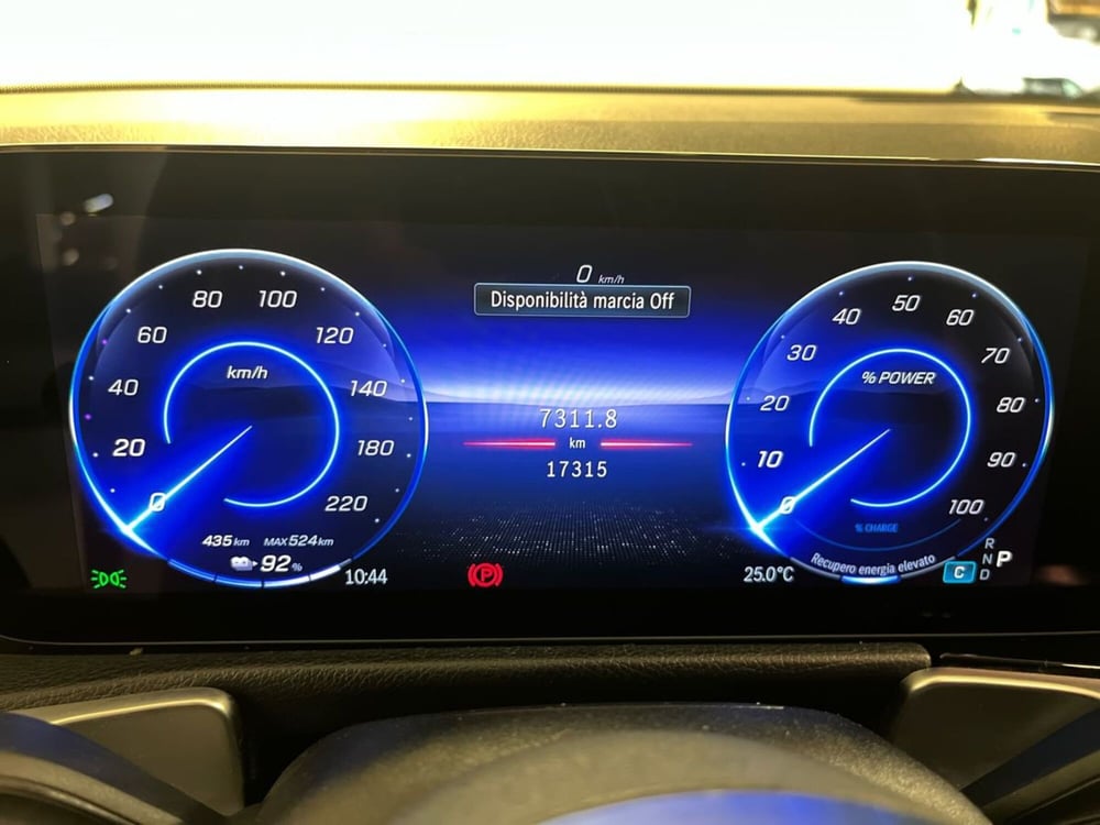 Mercedes-Benz EQB usata a Milano (13)