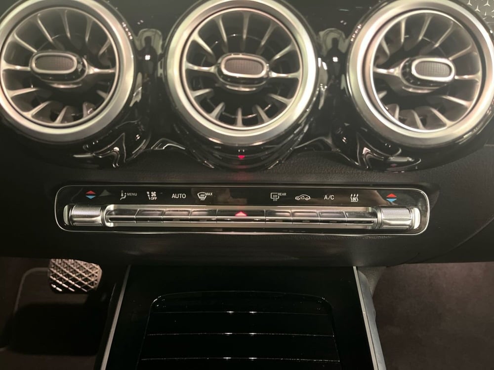 Mercedes-Benz EQB usata a Milano (14)