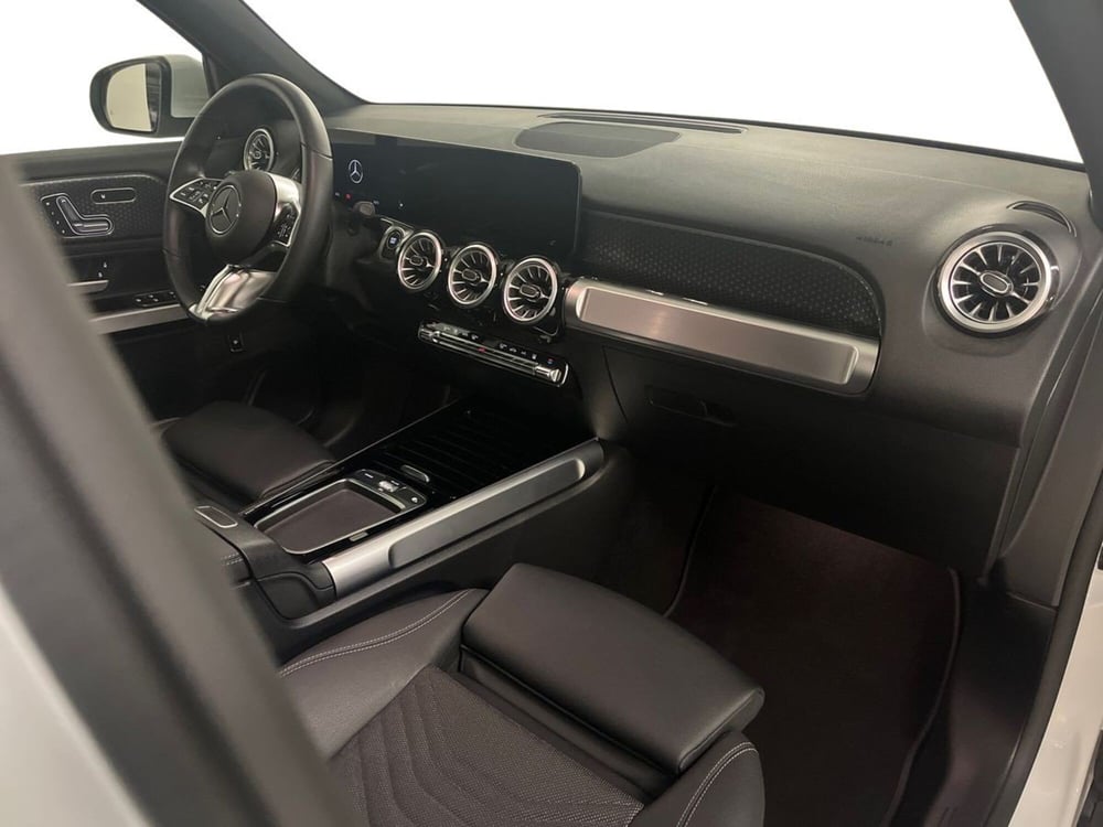 Mercedes-Benz EQB usata a Milano (15)