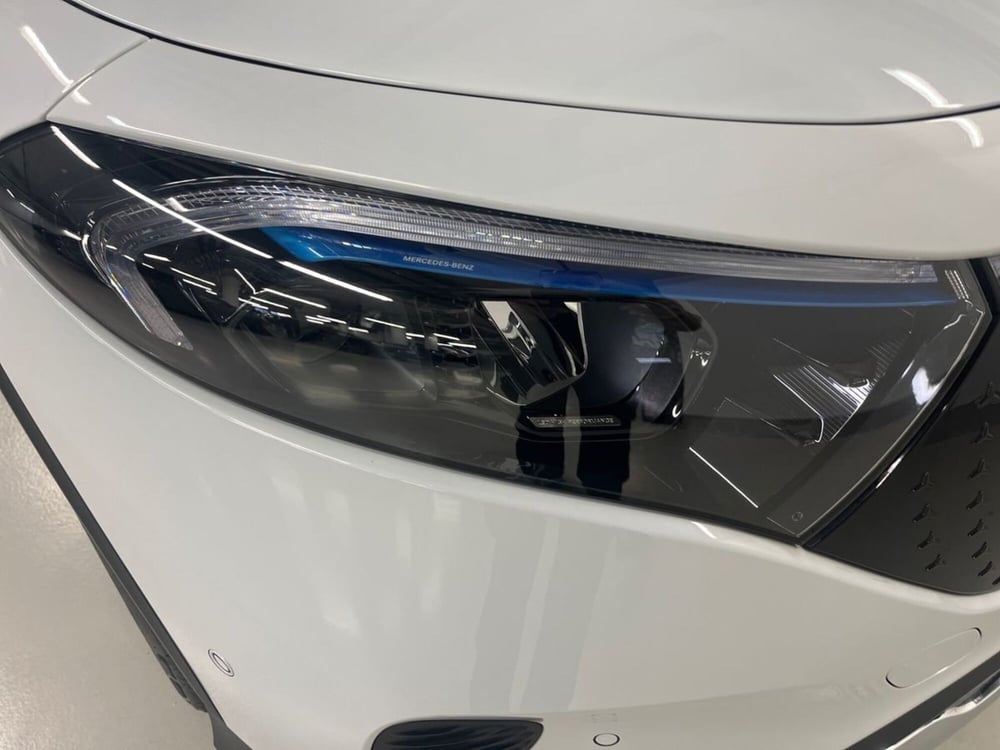 Mercedes-Benz EQB usata a Milano (7)