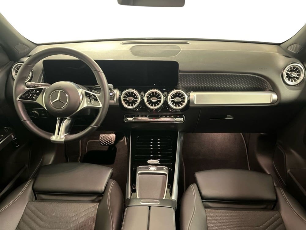 Mercedes-Benz EQB usata a Milano (9)