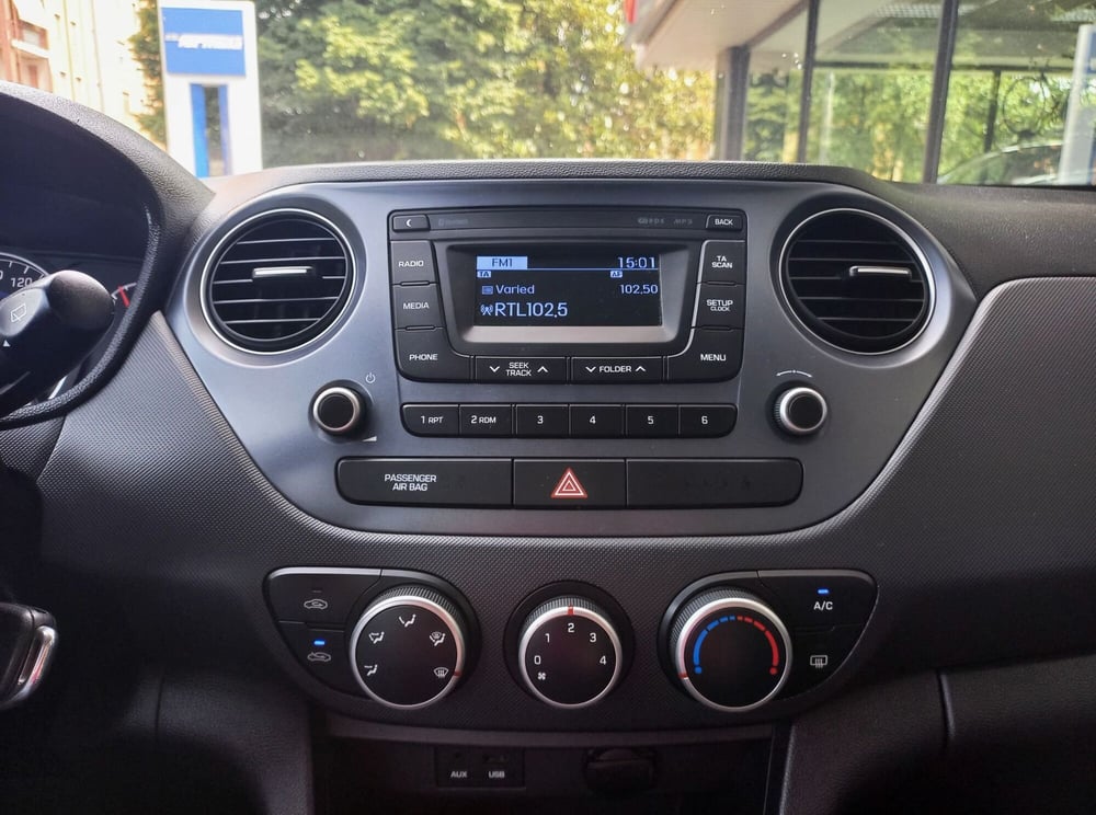 Hyundai i10 usata a Milano (10)