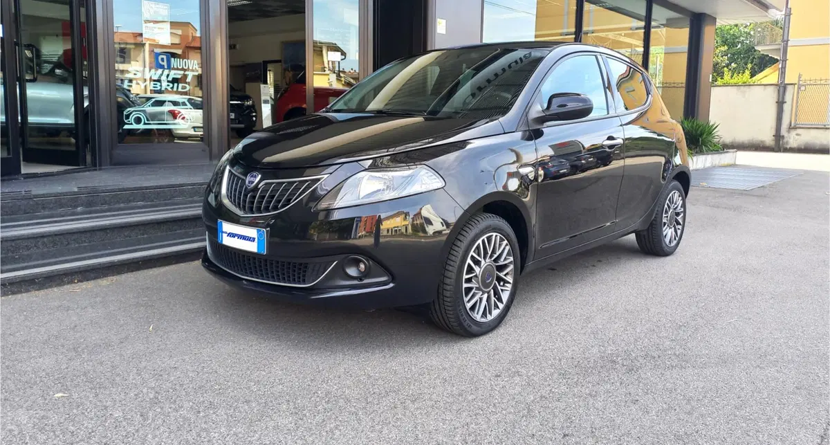 Lancia Ypsilon usata a Milano