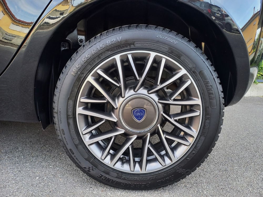 Lancia Ypsilon usata a Milano (13)