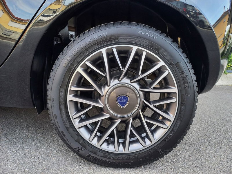 Lancia Ypsilon usata a Milano (13)