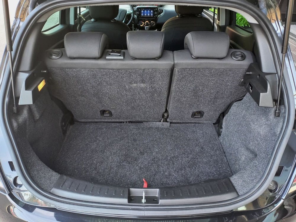 Lancia Ypsilon usata a Milano (14)