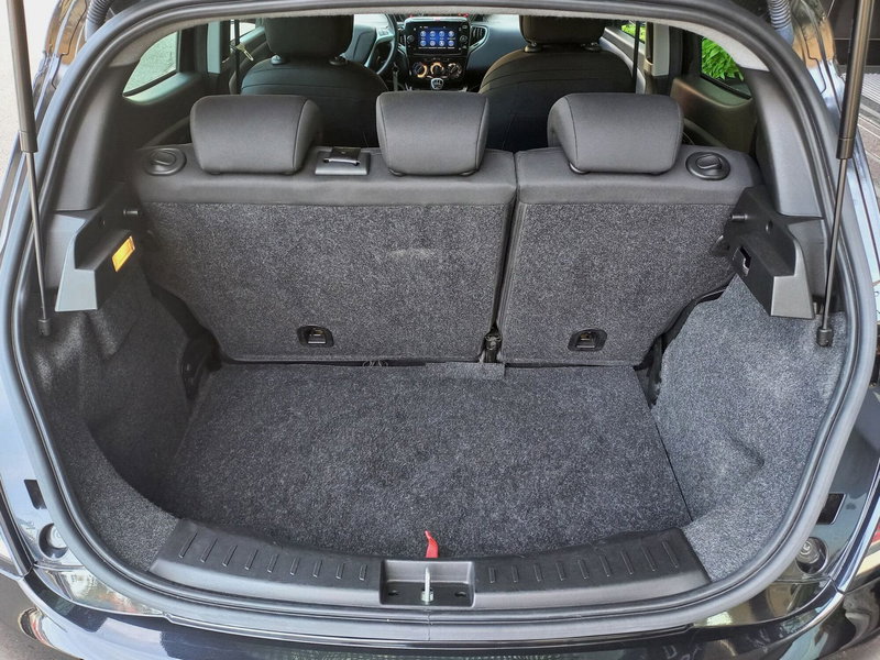 Lancia Ypsilon usata a Milano (14)