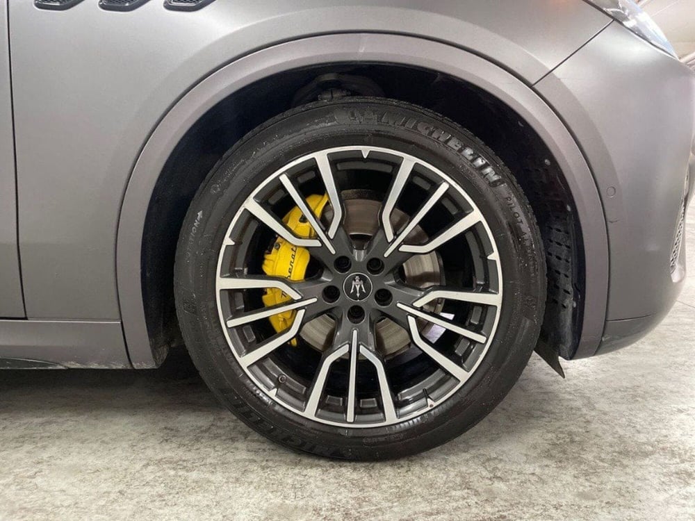 Maserati Grecale usata a Macerata (8)