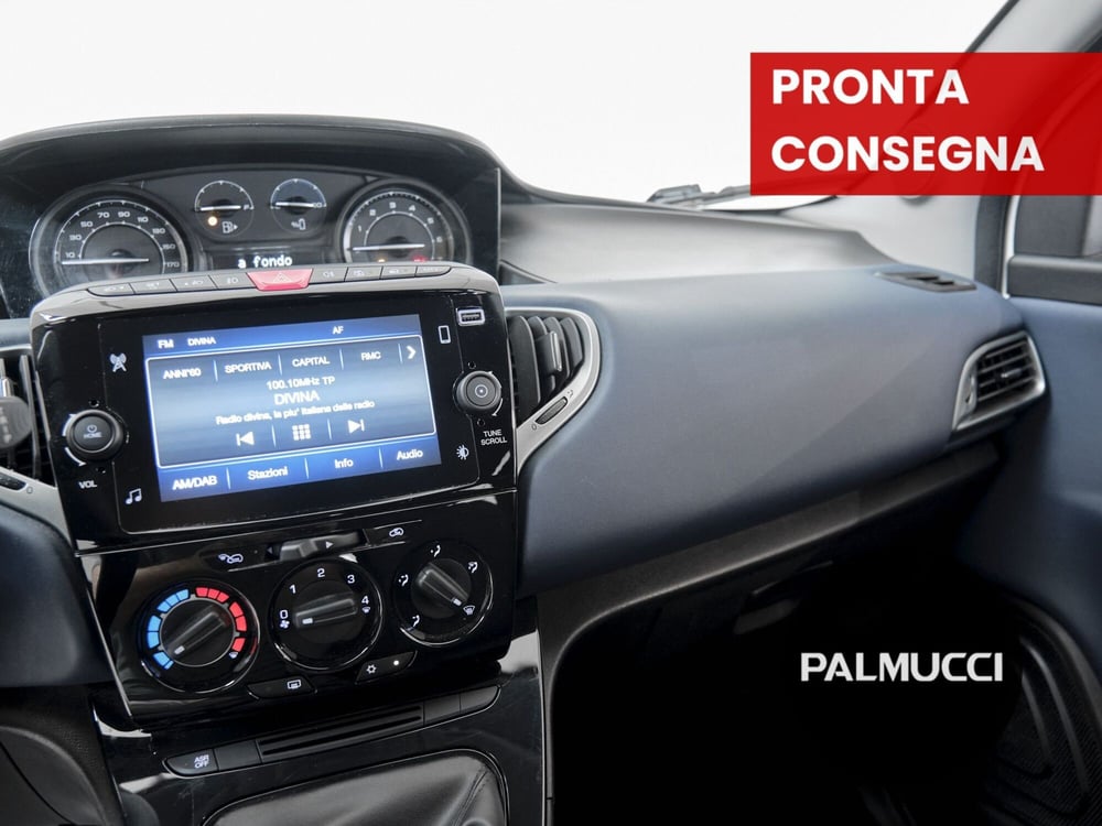 Lancia Ypsilon usata a Prato (12)