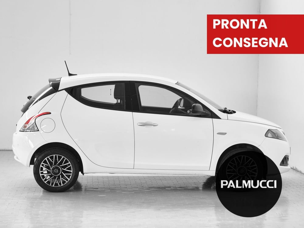 Lancia Ypsilon usata a Prato (2)