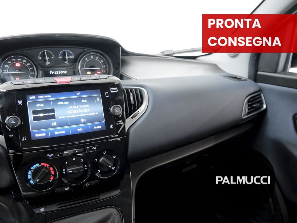 Lancia Ypsilon usata a Prato (17)