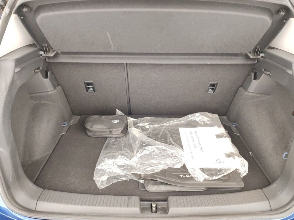 Volkswagen T-Cross usata a Massa-Carrara (16)