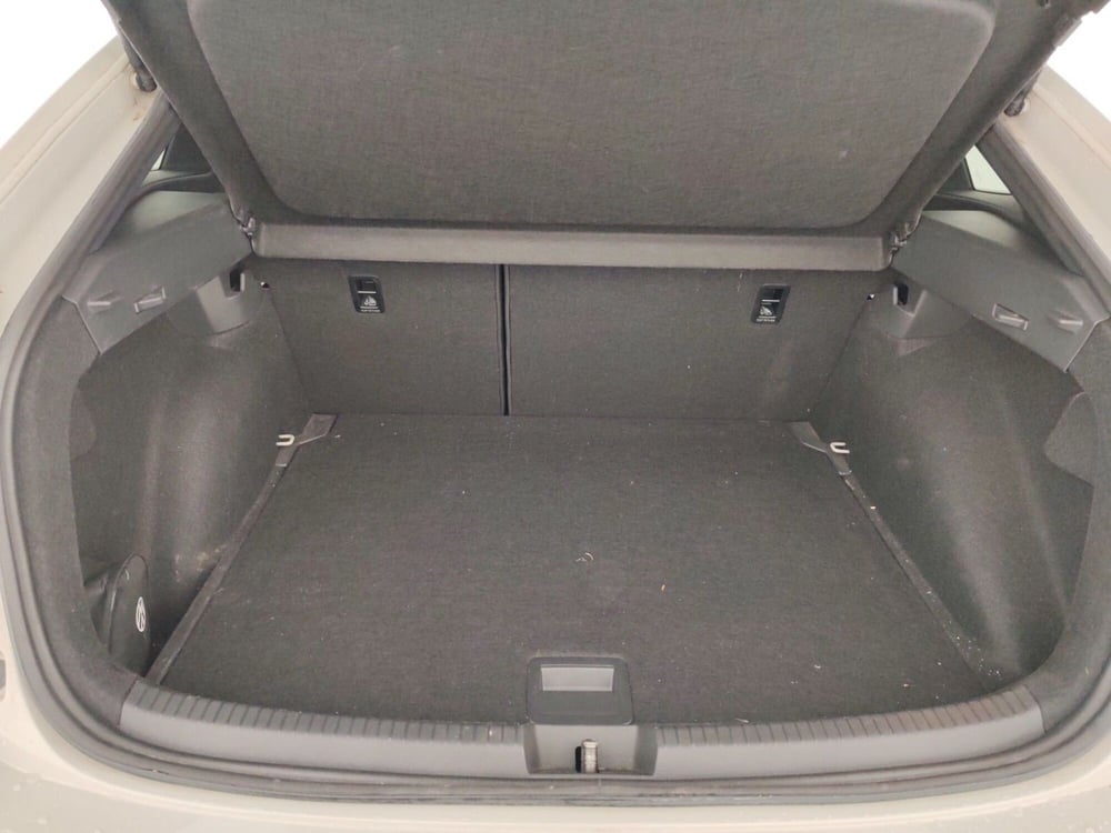 Volkswagen Taigo usata a Massa-Carrara (17)