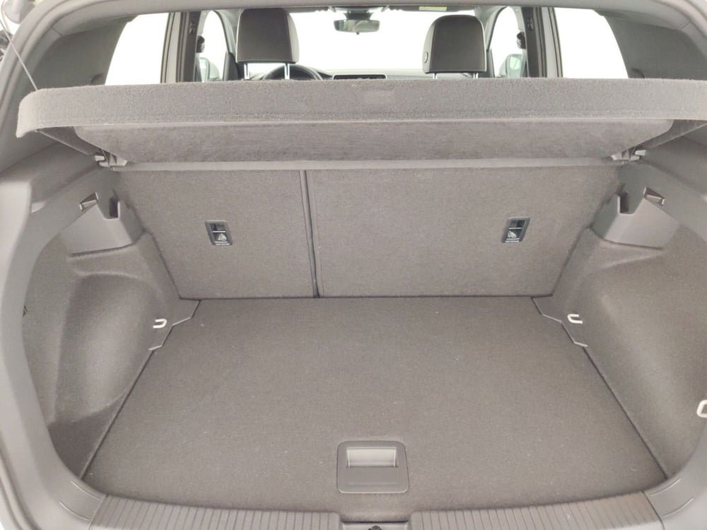 Volkswagen T-Cross usata a Massa-Carrara (16)