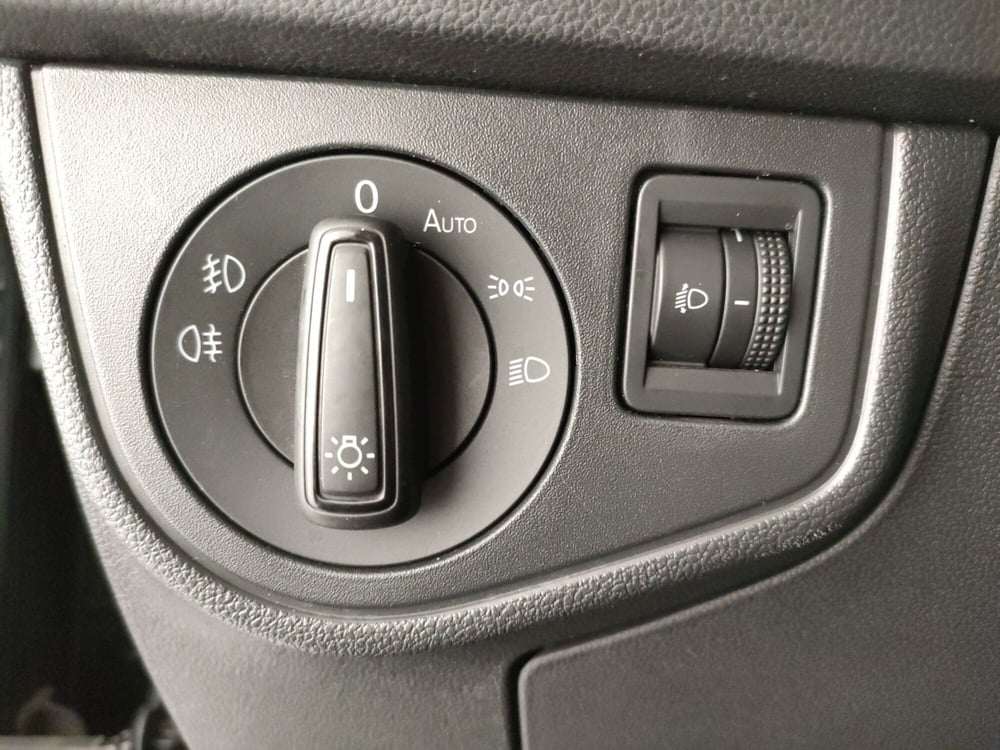 Volkswagen Taigo usata a Napoli (11)