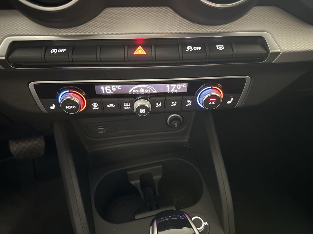 Audi Q2 usata a Napoli (15)