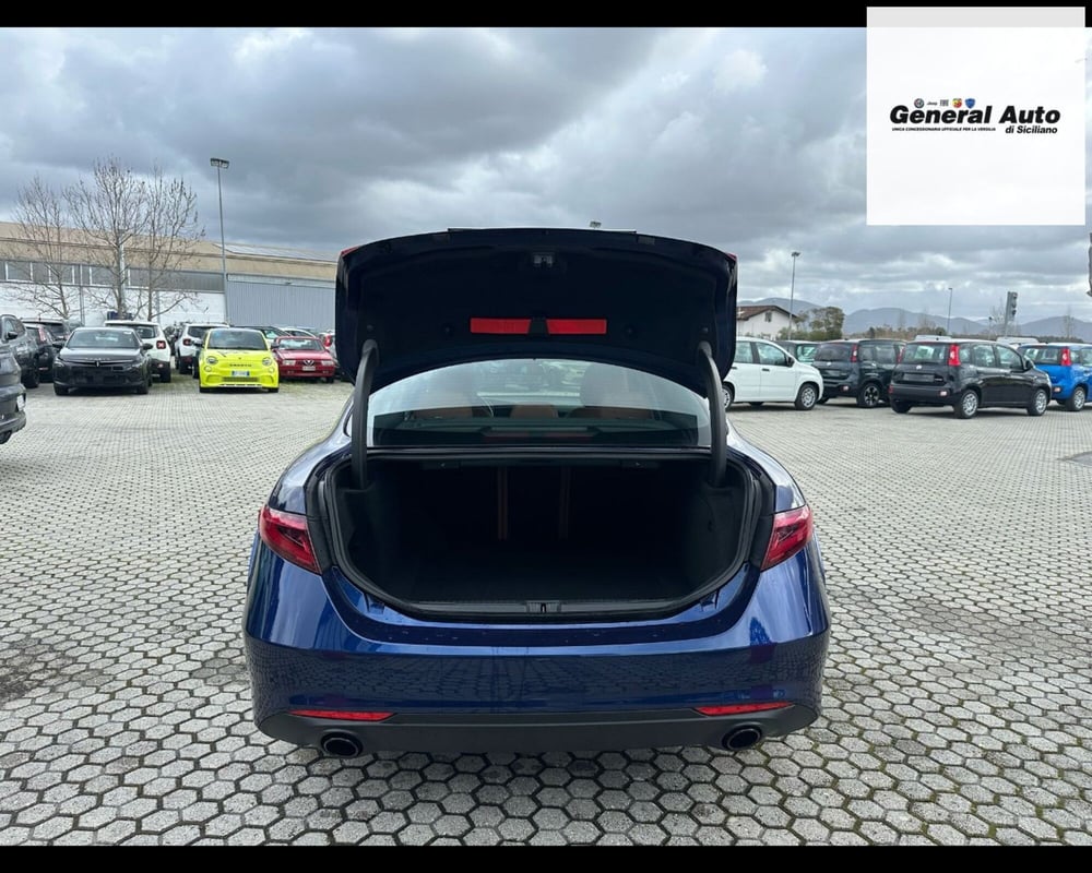 Alfa Romeo Giulia usata a Lucca (8)
