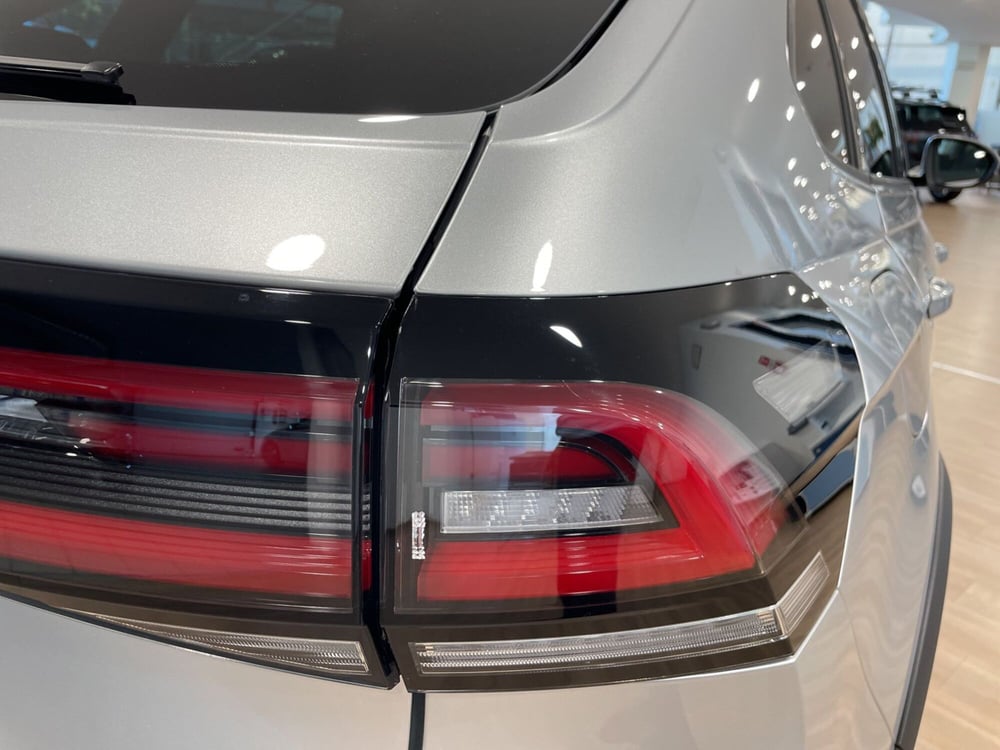 Volkswagen Taigo nuova a Varese (18)