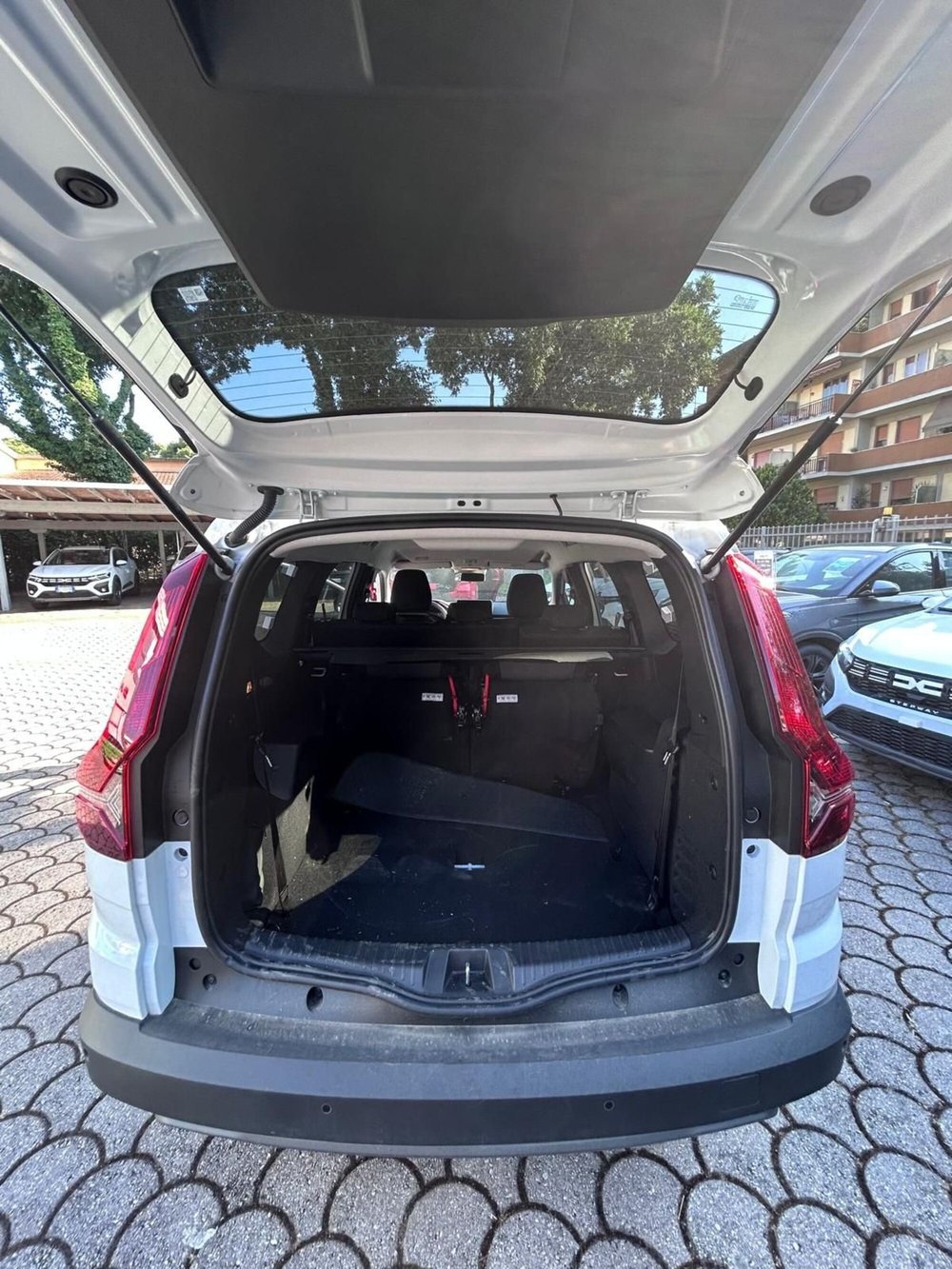 Dacia Jogger usata a Firenze (10)