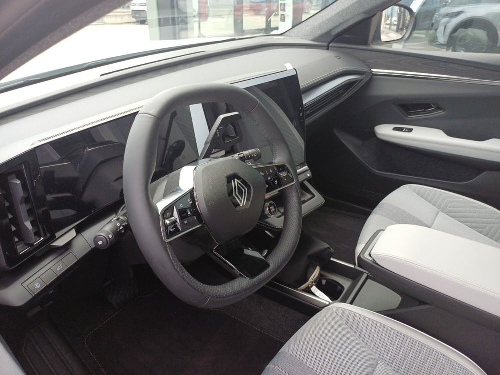 Renault Scenic E-Tech Electric usata a Frosinone (10)
