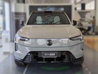 Volvo EX90 twin motor Ultra awd nuova a Pescara