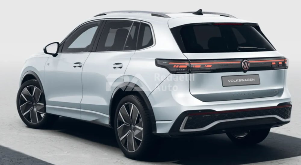 Volkswagen Tiguan nuova a Lecco (3)