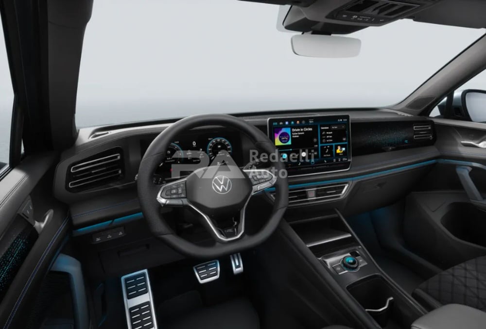 Volkswagen Tiguan nuova a Lecco (5)