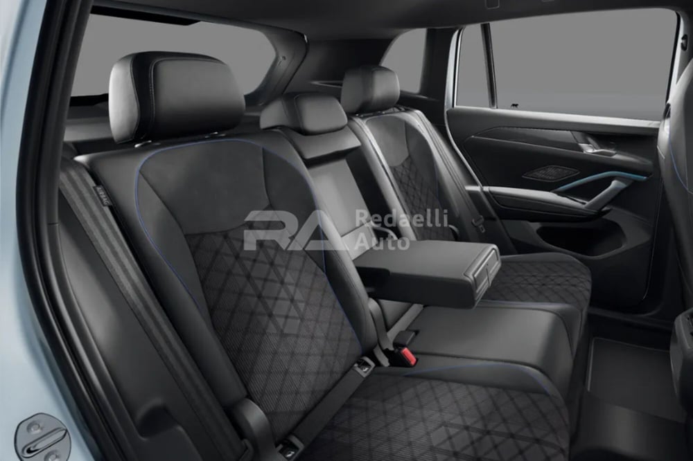 Volkswagen Tiguan nuova a Lecco (8)