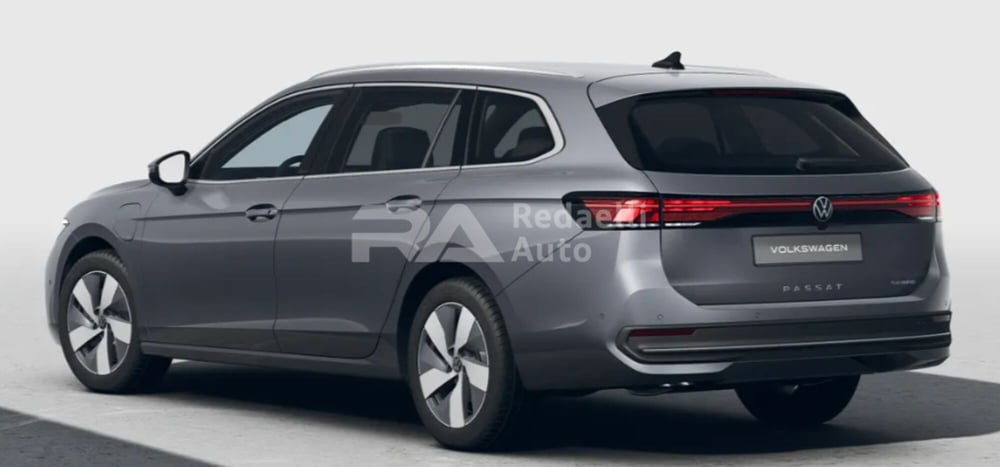 Volkswagen Passat nuova a Lecco (3)