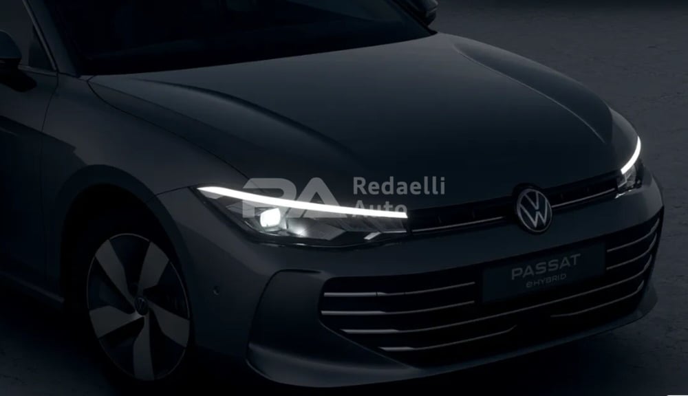 Volkswagen Passat nuova a Lecco (4)
