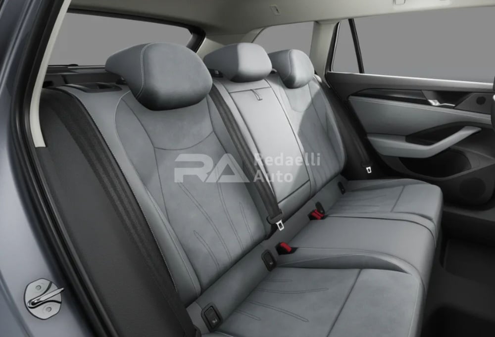 Volkswagen Passat nuova a Lecco (8)