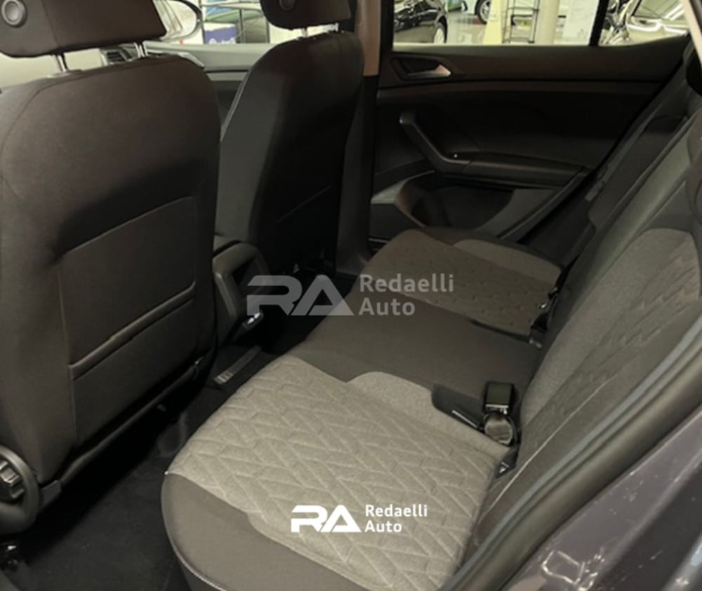 Volkswagen T-Cross nuova a Lecco (9)