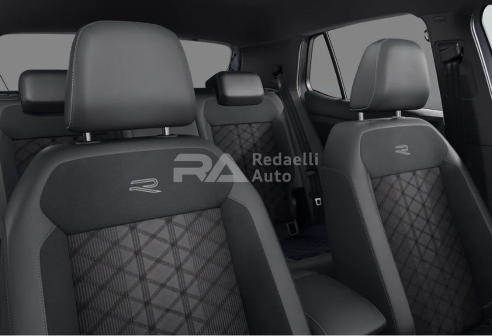 Volkswagen T-Cross nuova a Lecco (7)