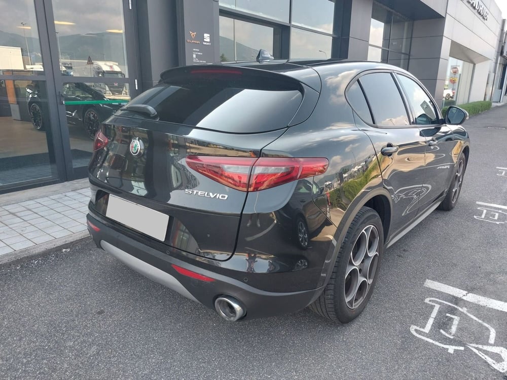 Alfa Romeo Stelvio usata a Frosinone (4)