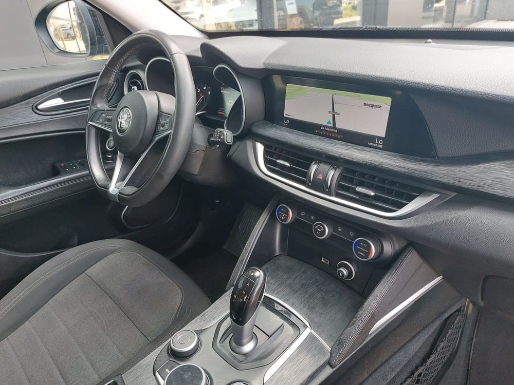 Alfa Romeo Stelvio usata a Frosinone (9)