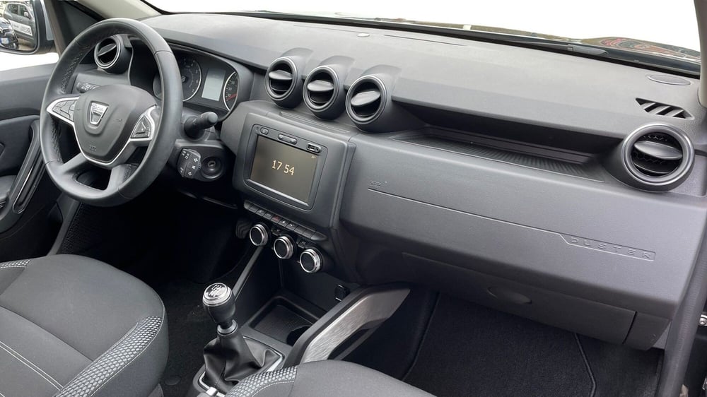Dacia Duster usata a Varese (9)