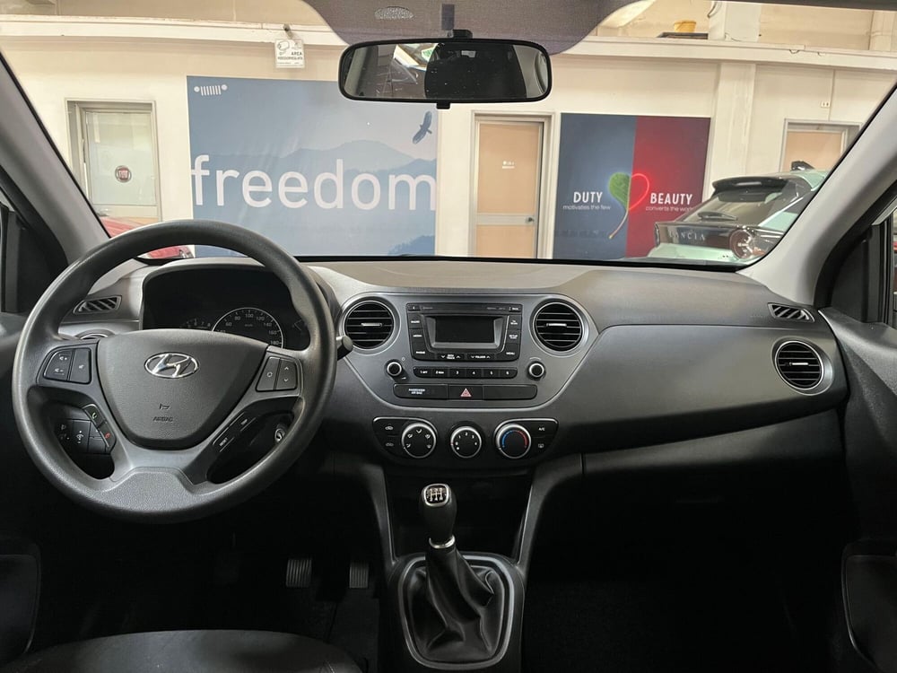 Hyundai i10 usata a Lucca (12)