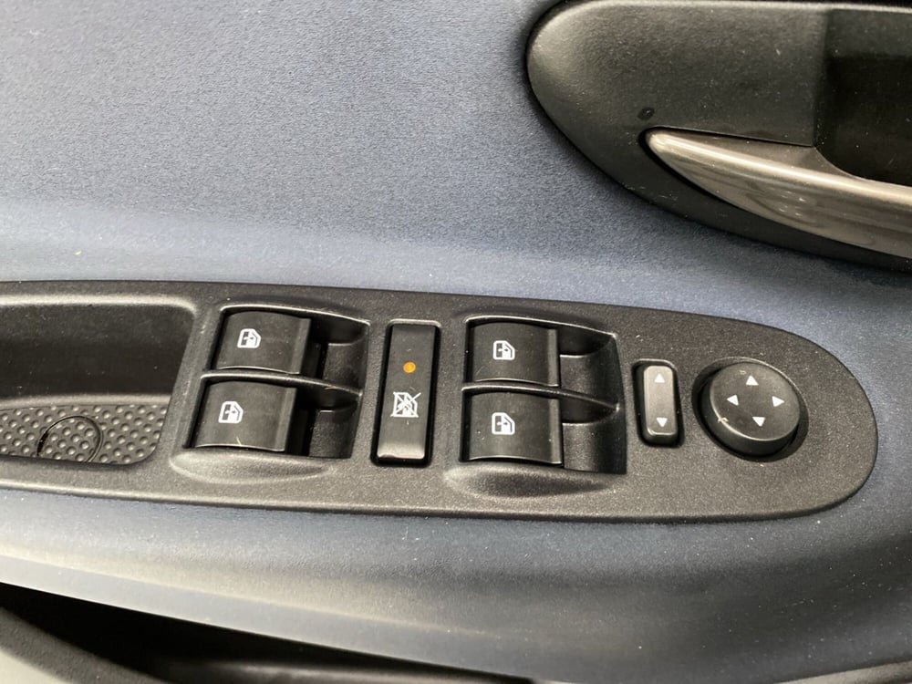 Lancia Ypsilon usata a Lodi (12)