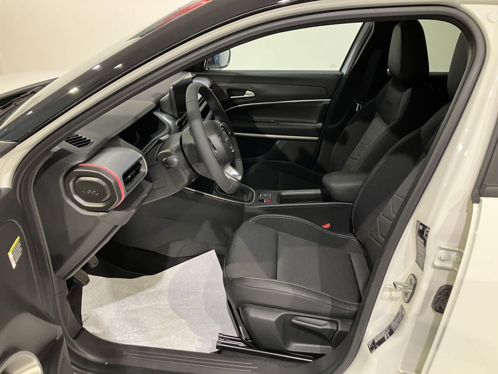 Jeep Avenger nuova a Parma (10)