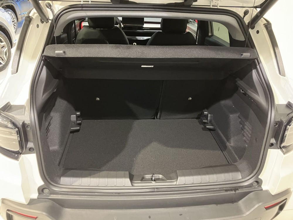 Jeep Avenger nuova a Parma (13)