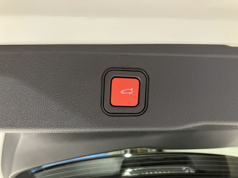 Jeep Avenger nuova a Parma (14)