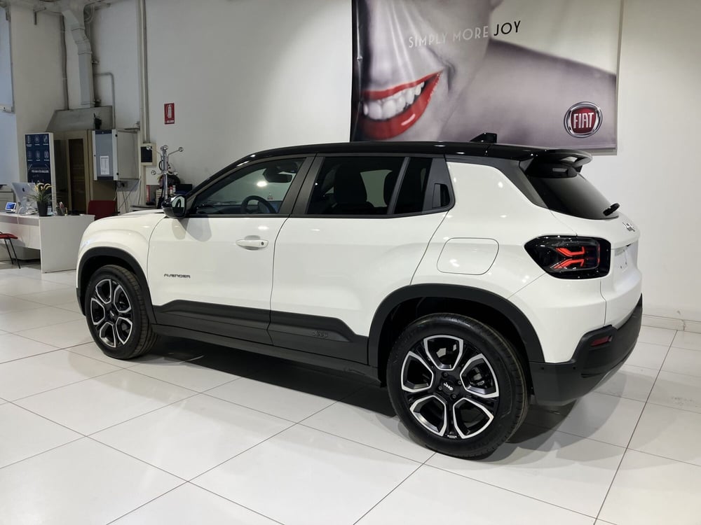 Jeep Avenger nuova a Parma (4)