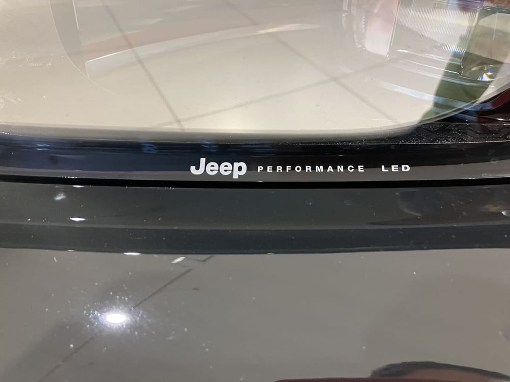 Jeep Avenger nuova a Parma (8)